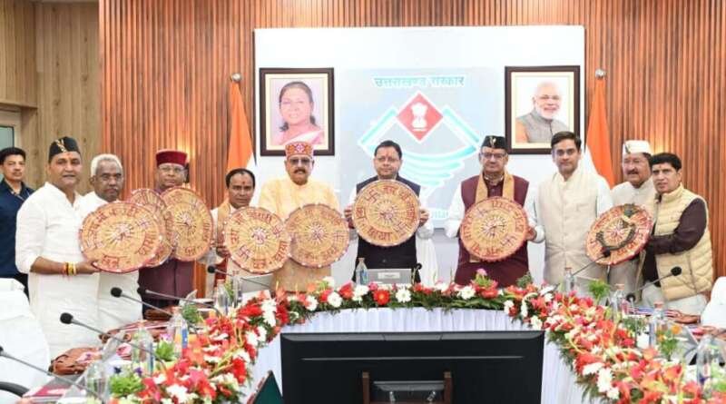देहरादून से बाहर निकली धामी सरकार, भारत-नेपाल सीमा पर बनबसा में पहली कैबिनेट बैठक