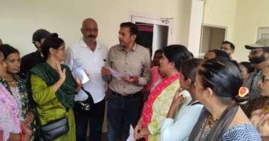 टनकपुर : नाले की जद में मकान! टूटने के डर से ग्रामीणों ने खटखटाया सीएम कैंप कार्यालय का दरवाजा
