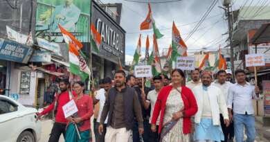 ज्ञानेश कुमार के इस्तीफे की मांग पर चम्पावत में कांग्रेस का प्रदर्शन, पुतला फूंका