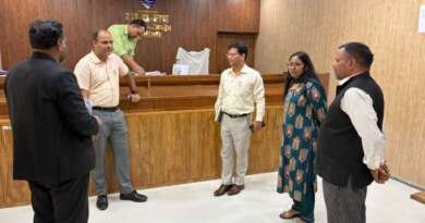 टनकपुर : डीएम ने किया तहसील का निरीक्षण, की लंबित वादों और आरसी मामलों की समीक्षा