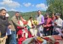 ‘मुख्यमंत्री कैंप कार्यालय आपके द्वार’ से गांवों तक पहुंची मदद, बच्चों को खेल किट और मंदिरों-महिला समूहों को बर्तन वितरित