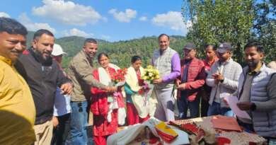 ‘मुख्यमंत्री कैंप कार्यालय आपके द्वार’ से गांवों तक पहुंची मदद, बच्चों को खेल किट और मंदिरों-महिला समूहों को बर्तन वितरित