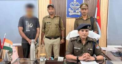 बनबसा में 2,770 नशीले कैप्सूल-टैबलेट बरामद, एक गिरफ्तार; तस्करी में इस्तेमाल स्विफ्ट कार सीज