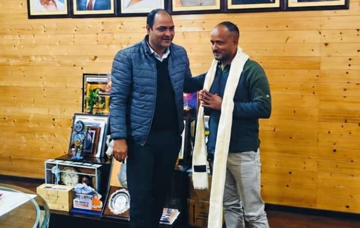 सेवानिवृत्त NSG कमांडो मनोज करायत सम्मानित, युवाओं को अग्निवीर बनाने में निभा रहे अहम भूमिका