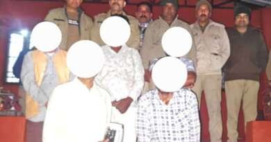 चम्पावत में 992 ग्राम चरस के साथ पांच गिरफ्तार, आर्टिका कार जब्त