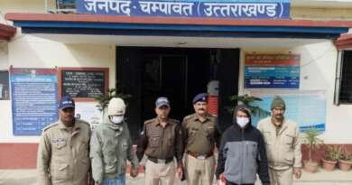 लोहाघाट : मंदिरों में चोरी करने वाले दो आरोपी गिरफ्तार, चार मंदिरों की घटनाओं का खुलासा; शत-प्रतिशत सामान बरामद