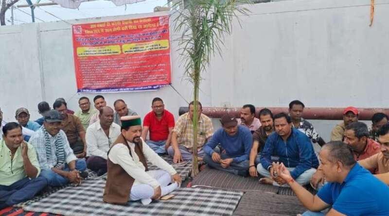 रोडवेज कर्मियों की हड़ताल को कांग्रेस का समर्थन, पूर्व विधायक खर्कवाल बोले- मांगें नहीं मानीं तो पार्टी भी उतरेगी आंदोलन में