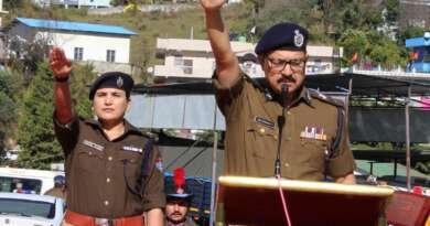 राष्ट्रीय एकता दिवस पर चम्पावत पुलिस ने ली एकता-अखंडता की शपथ, चार पुलिसकर्मी सम्मानित