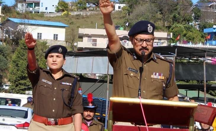 राष्ट्रीय एकता दिवस पर चम्पावत पुलिस ने ली एकता-अखंडता की शपथ, चार पुलिसकर्मी सम्मानित