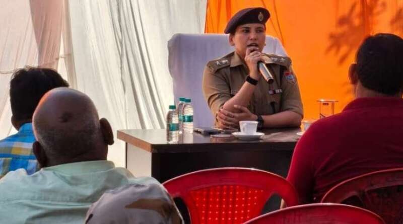 पूर्णागिरि मेले और त्योहारों पर सुरक्षा व्यवस्था को लेकर एसपी ने टनकपुर में की जनसंवाद गोष्ठी