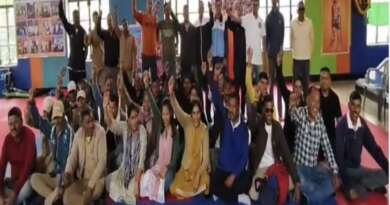 छह माह बाद भी वादा अधूरा, 365 दिन रोजगार के लिए PRD जवानों का प्रदर्शन