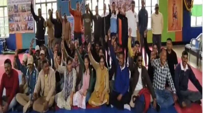 छह माह बाद भी वादा अधूरा, 365 दिन रोजगार के लिए PRD जवानों का प्रदर्शन