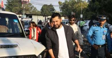 नेपाल के नेता रवि लामिछाने परिवार संग बनबसा सीमा से भारत पहुंचे, कैंचीधाम और कामाख्या मंदिर में करेंगे दर्शन
