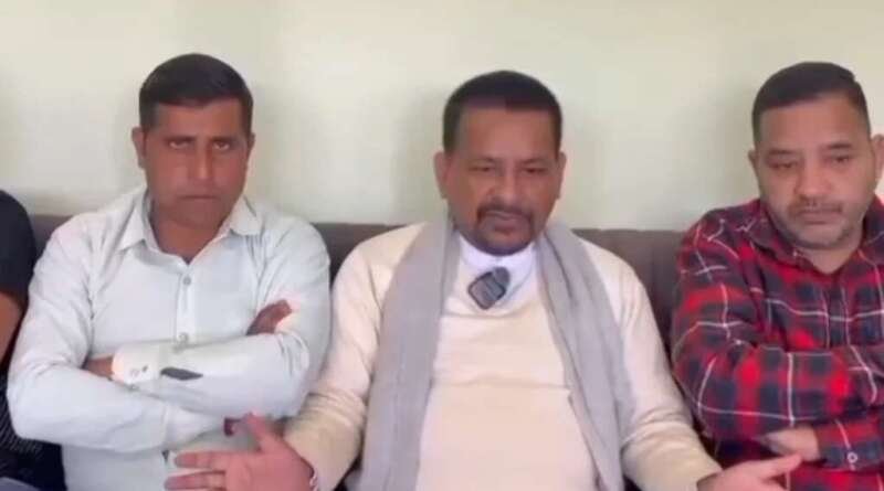 चम्पावत में प्रशासन की कार्यशैली पर सियासी घमासान, खर्कवाल ने लगाए पक्षपात के आरोप