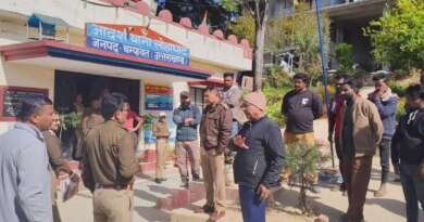 कार की टक्कर से घायल सड़क मजदूर की मौत, चार बच्चों के सिर से उठा पिता का साया